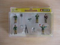 HO - Noch - ref.15099 - Policías con uniforme verde con radares