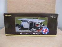 HO - Bachmann - ref.35201 - Airplane Gas Station (Roadside USA)