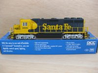 HO - Bachmann - ref.060304 - Locomotora diesel EMD GP-40 "Santa Fe" nº3508 DCC