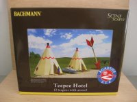 HO - Bachmann - ref.35205 - Teepee Hotel (Roadside USA)