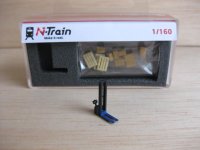 N-train - ref.212.41 - 1 Transpaleta elevadora azul + 4 Palets + 8 Cajas