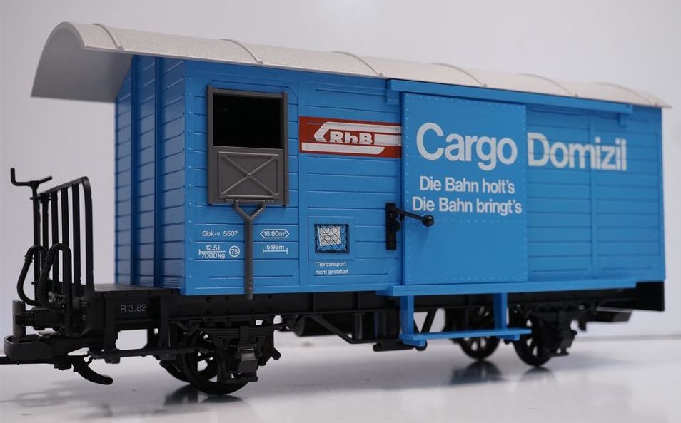  LGB - ref.4127 - Vagón cerrado azul RhB Gbk-v 5507 Cargo Domizil  