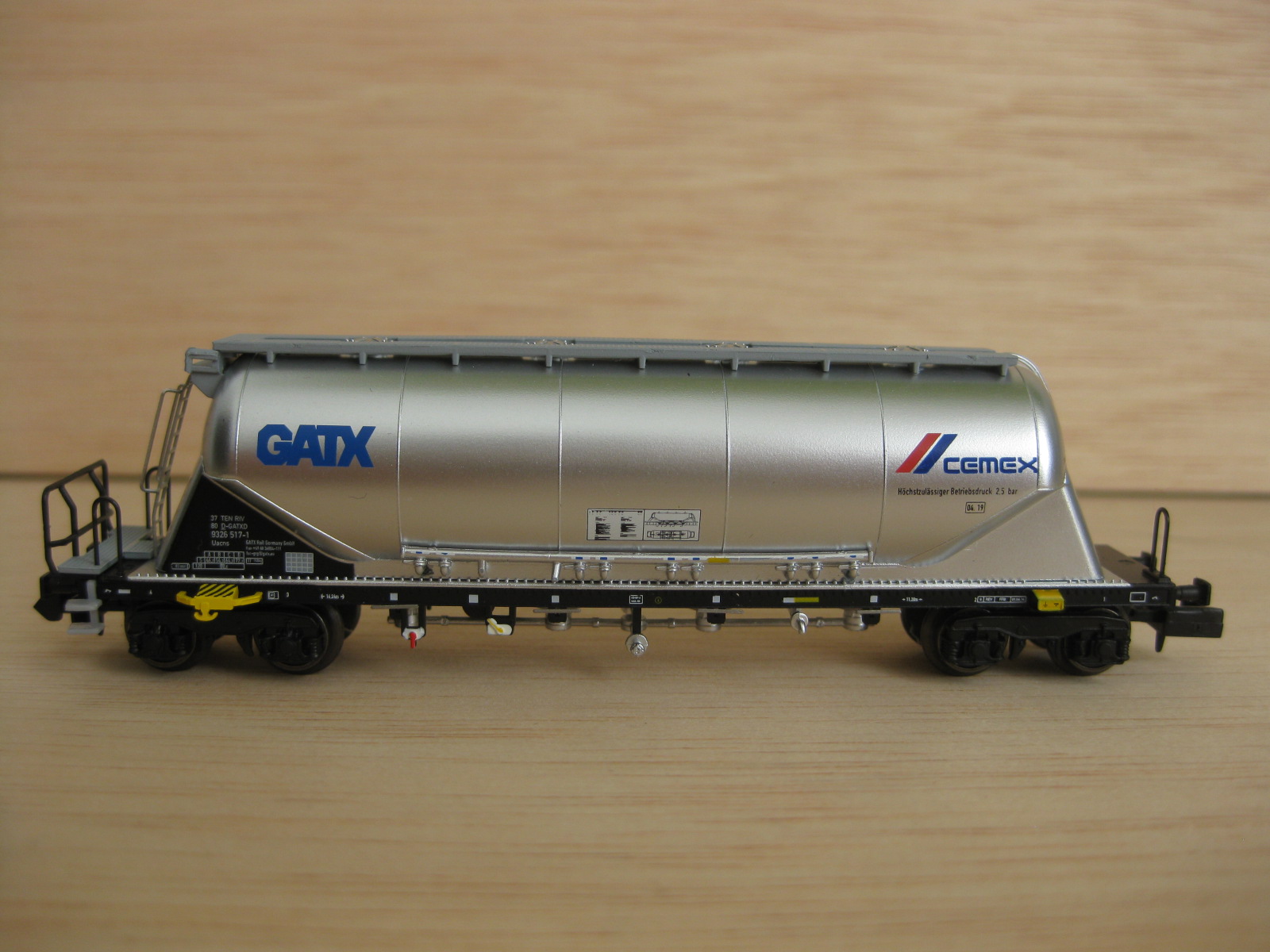 Wagon-citerne NME Époque 6 – 203601 GATX-D, Argenté, Neuf, Échelle Normale